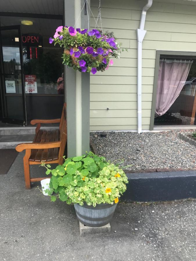 Airport Inn Port Hardy Kültér fotó