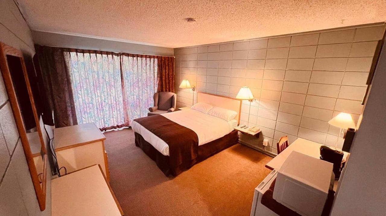 Airport Inn Port Hardy Kültér fotó