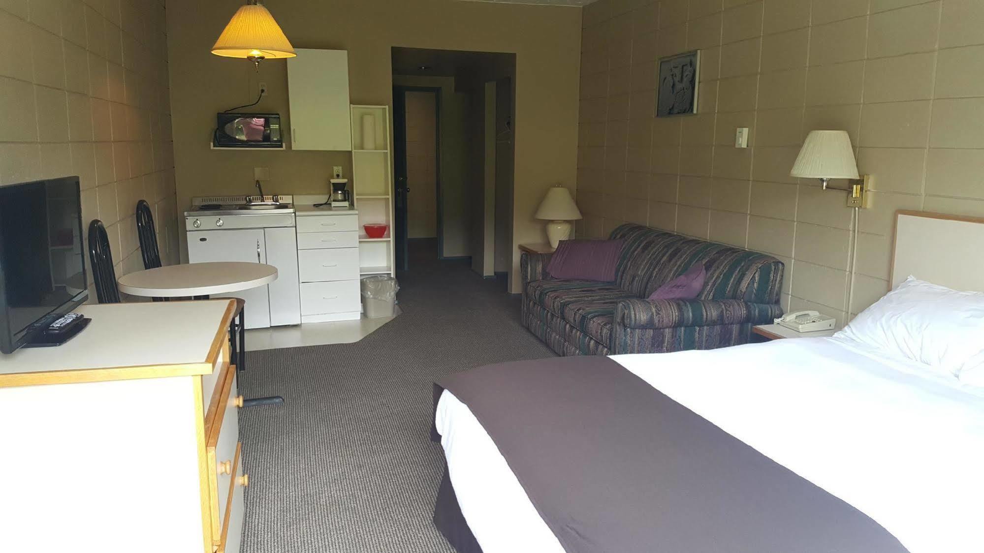 Airport Inn Port Hardy Kültér fotó