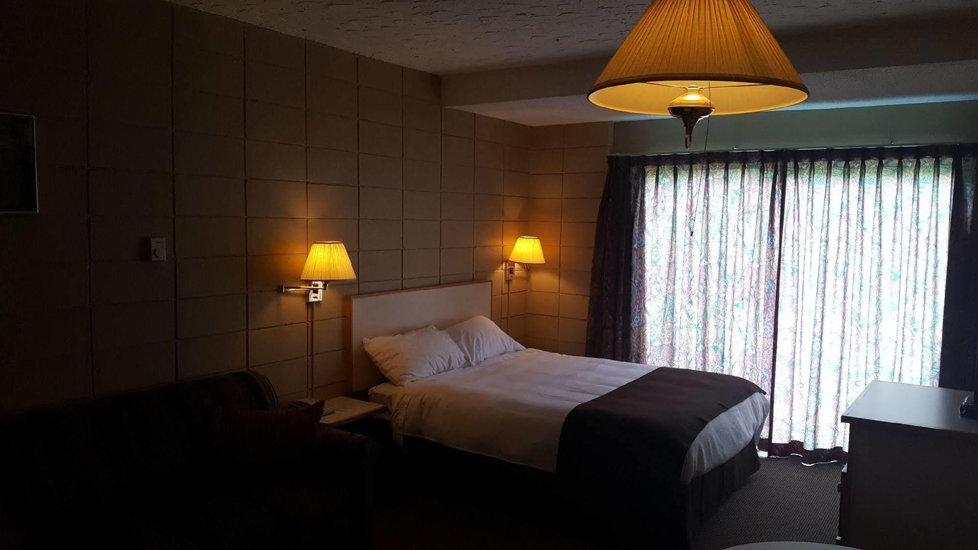 Airport Inn Port Hardy Kültér fotó